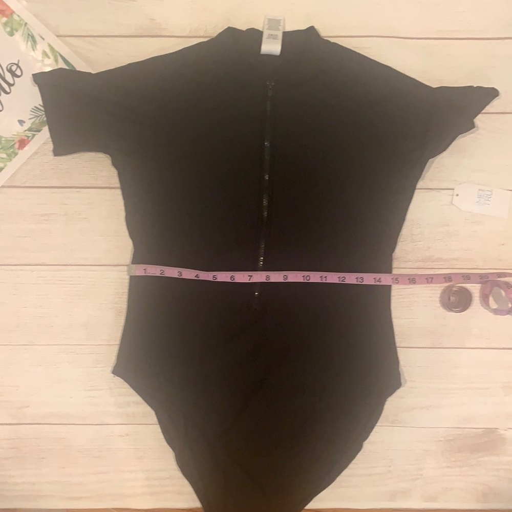 Padded Rash Guard - Picture 7 of 13